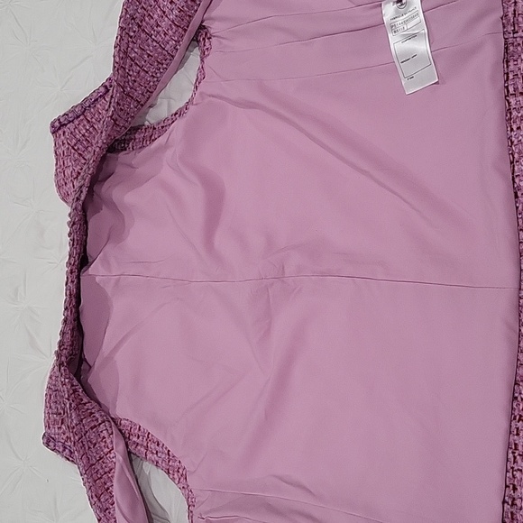 Chanel vest - Picture 3 of 4